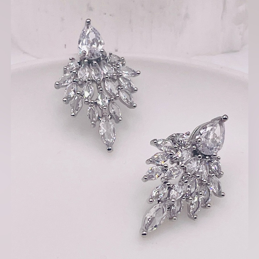 Crystal Clusters Stud Earrings - image 2
